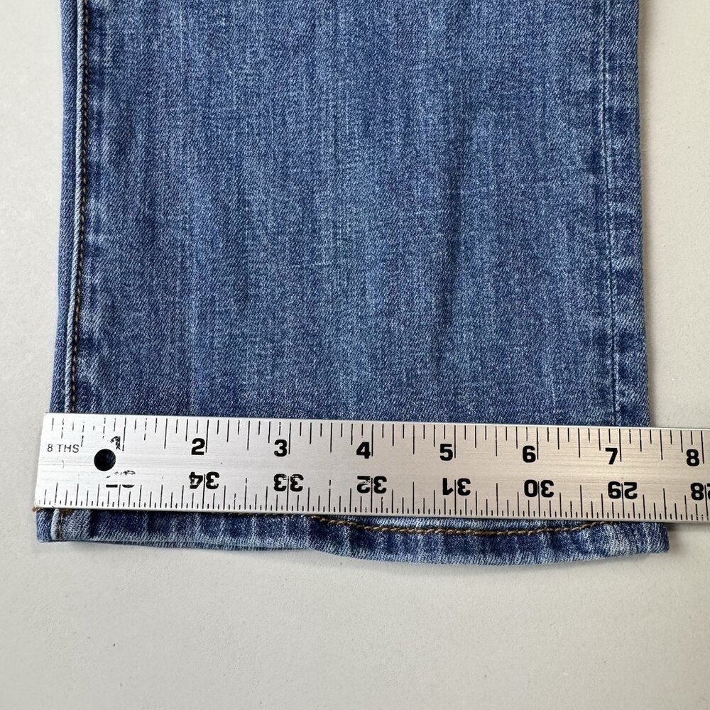 DRIFTWOOD Kelly Women's high rise Straight-Leg slim cut Jeans in Washed Blue - Picture 8 of 9